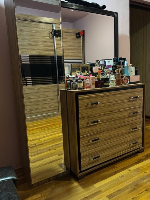 Спальня кроват, комоды и шкаф за хорошую цену.