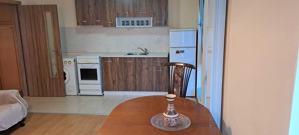 Дава се под наем Тристаен апартамент в Плевен, Идеален център - 72 кв.м за 320 € - Снимка #3