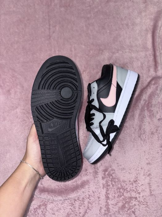 Pantofi Jordan 1 Low 36 alb gri negru roz Noi nepurtati New never worn