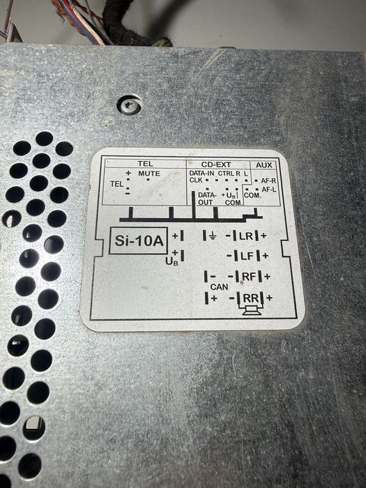 Оригинално радио CD MP3 VW 5K0035156A Golf 6 Passat B7 Caddy Touran Tiguan Jetta