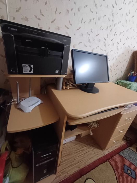 Компьютерный стол