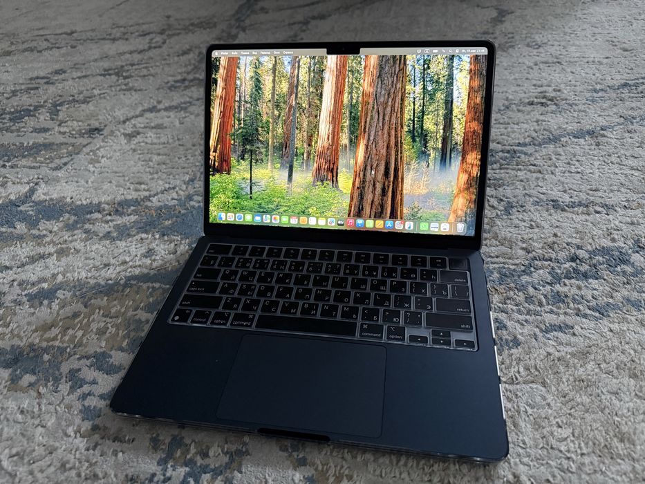 Продам MacBook Air M2 (2022)