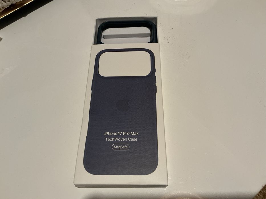 Husa TechWoven iPhone Pro Max