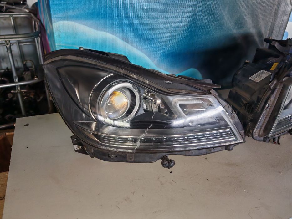 Фарове mercedes w204 xenon