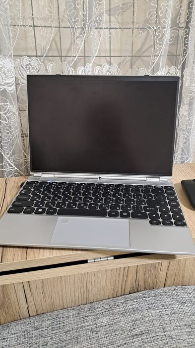 Продам ноутбук .