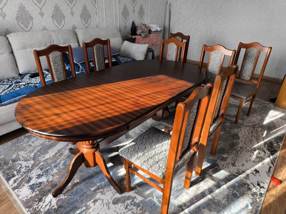 Стол 2(2,6)*1 и 8 стульев