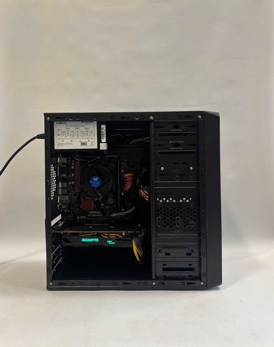 Бюджетен компютър Intel Core i3 7100, RX 580 8GB, 8GB ram