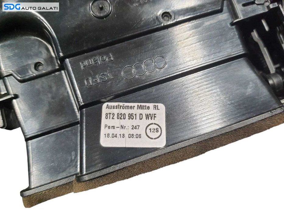 Grila Grile Aer Aerisire Ventilatie Bord Centrala Audi A4 B8 2008 - 2016 Cod 8T2820951D (Masina U.K) [N3839]