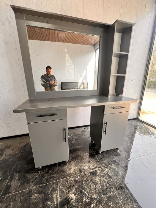 Сартарош учун мебел