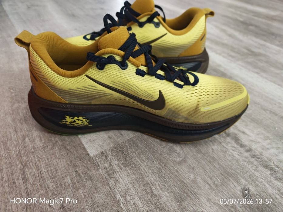 Nike Vomero 18 SE
