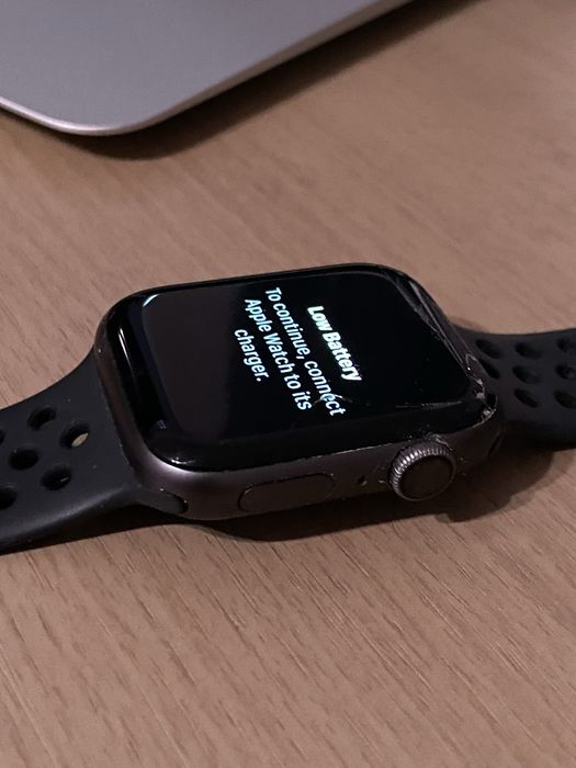 Apple Watch Series 4 Nike 44mm WiFi