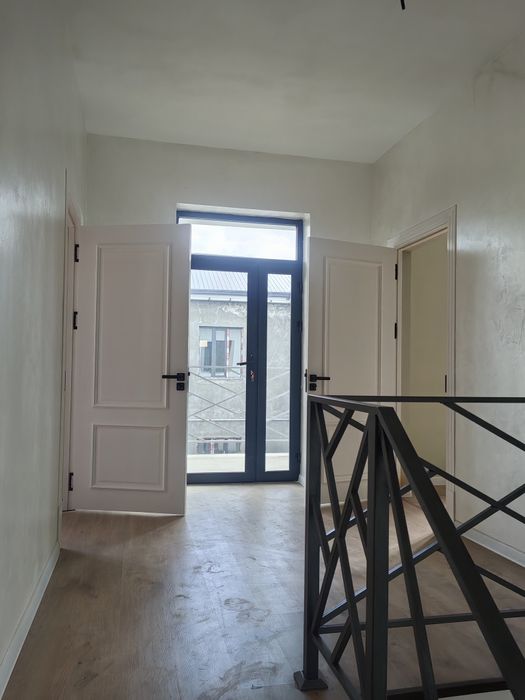 Продаётся участок 1.9 соток новостройка 135 квадратов готовые и коробк