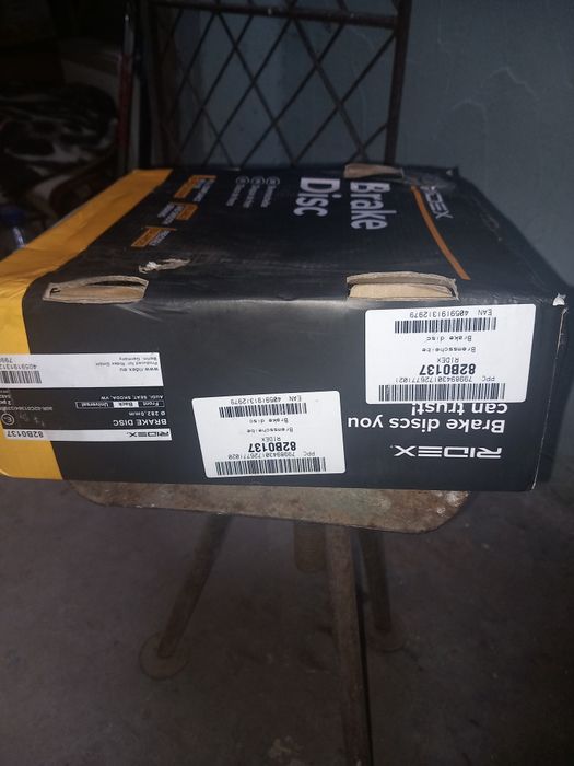 Set 2 discuri frana spate ptr Volswagen Golf 6 ... etc.