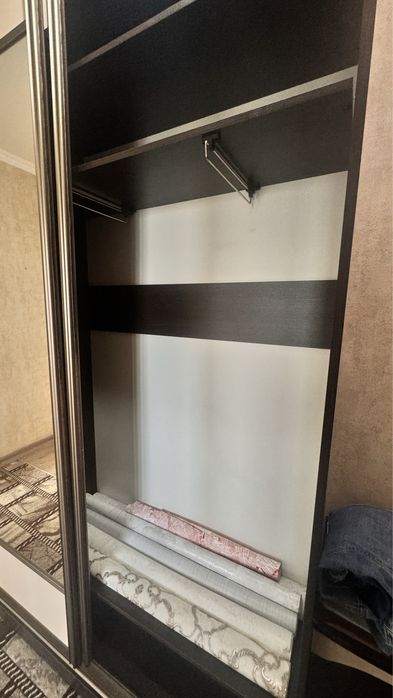 Продается прихожая мебель