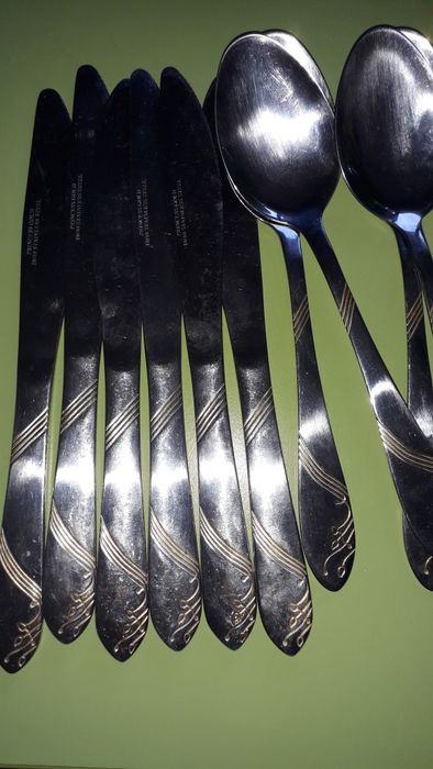 Tacâmuri linguri si cutite