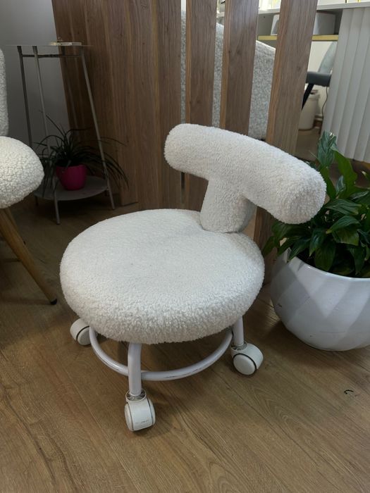 Scaun rotativ plusat cu spatar