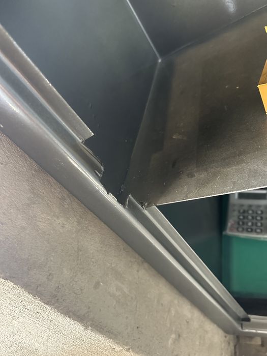 Сейф металически