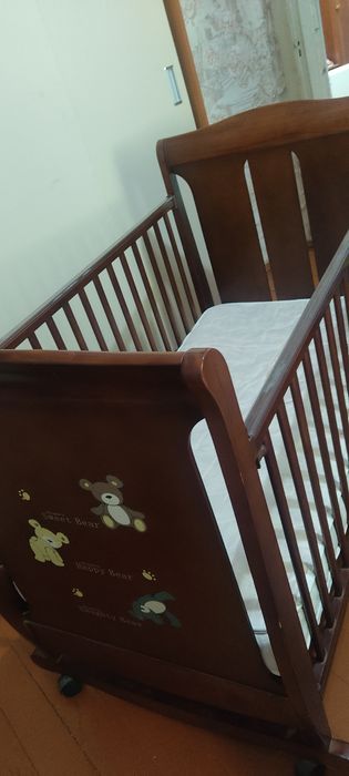 Детская деревянная кроватка