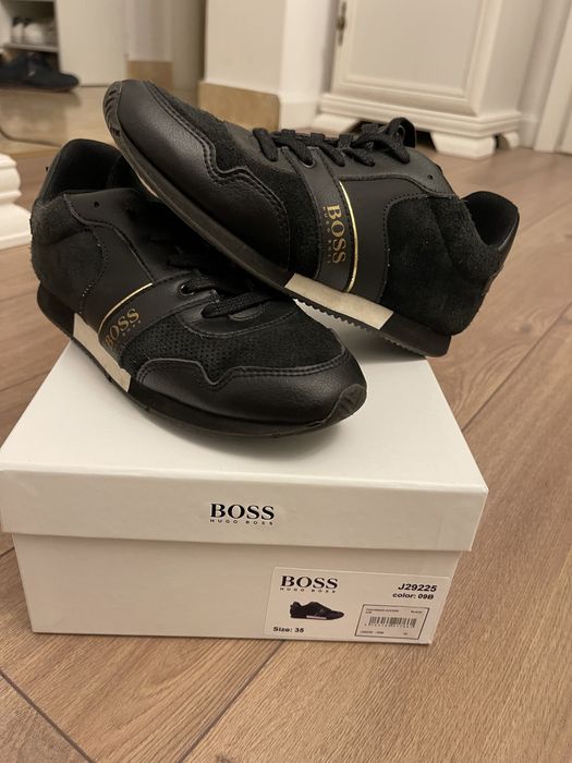 Adidasi Boss marimea 35