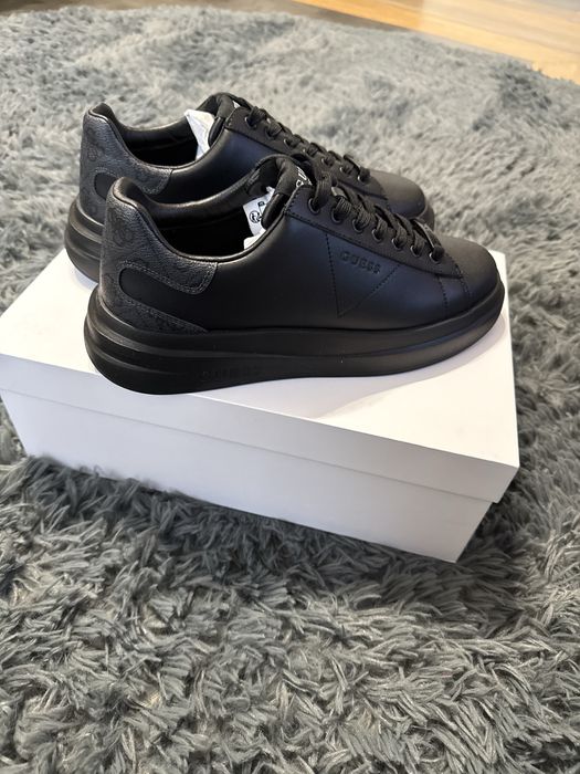 Обувки   guess