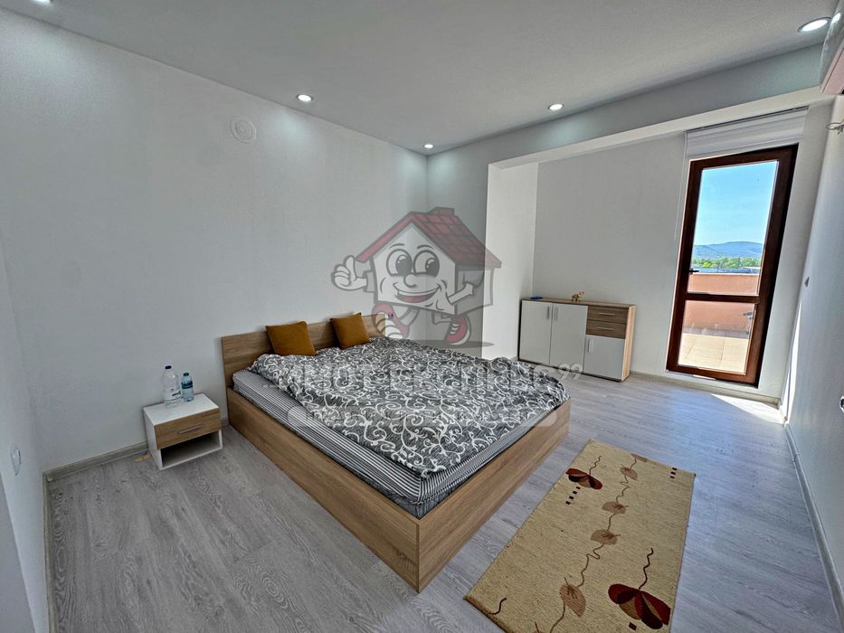 Обзаведен тристаен апартамент, нов, панорамна гледка, кв.Баба Тонка