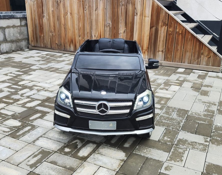 Mașinuță electrica Mercedes pentru copii între 2-6 ani