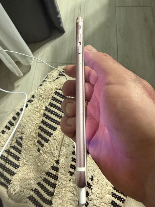 Vând telefon iPhone 7