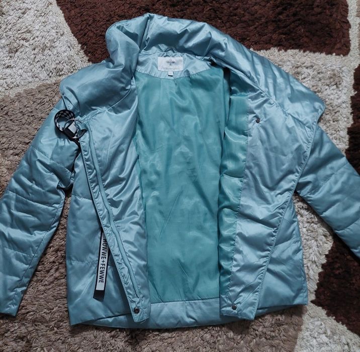 Продам куртку демисезонную