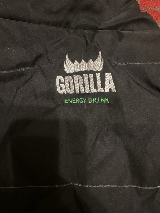 Продам безрукавку Gorilla