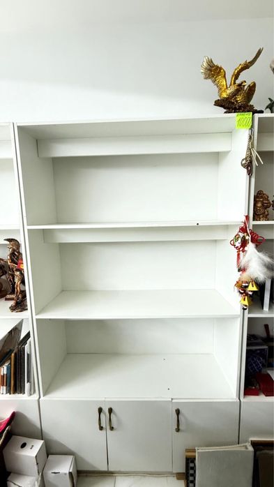 Продаются белые стелажи