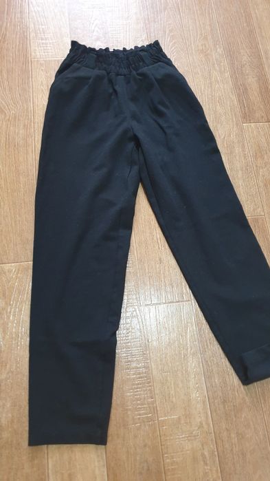 Продам брюки школьные