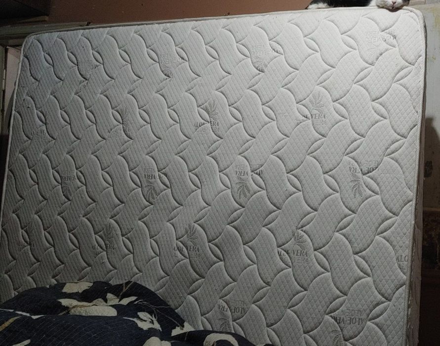 Матрас в отличном состоянии..почти новый. Очень большой 2 на 3