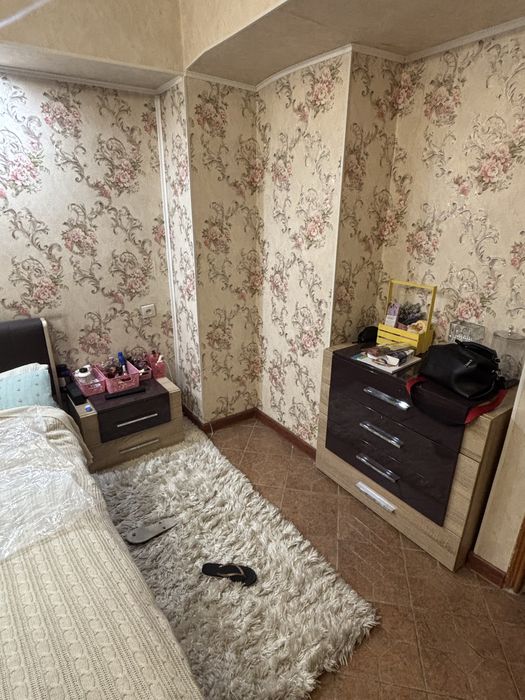 Мебель (Шкафы, тумбочки, кровать)