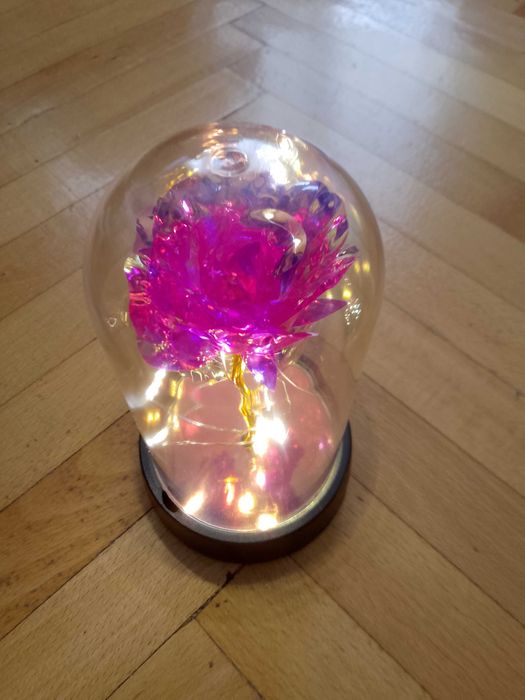 Вечна Роза в стъкленица
