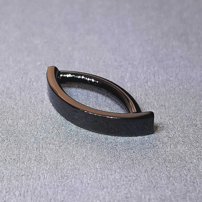 PIERCING CLICKER de titaniu negru