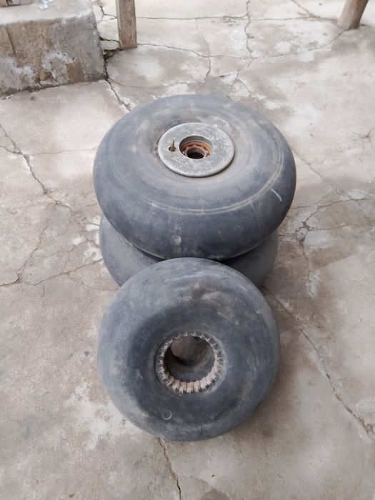 Самалеттин покрышкасы мен камери б/у