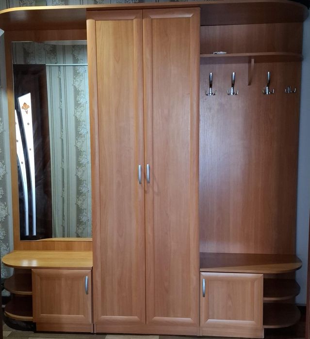 Продам шкаф в прихожую
