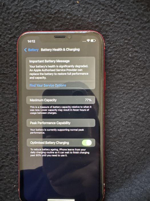 Iphone XR червен в отлично състояние !!!