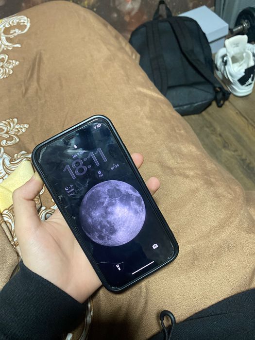 iphone 11 spart pe spate