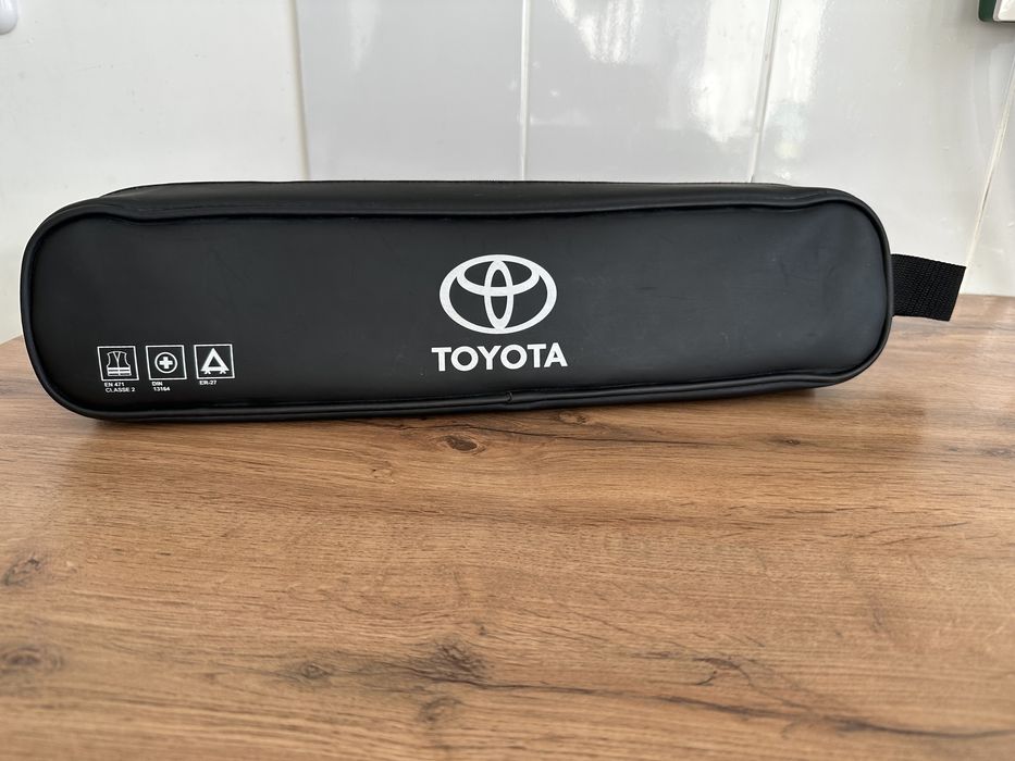 Аптечка Tayota для авто