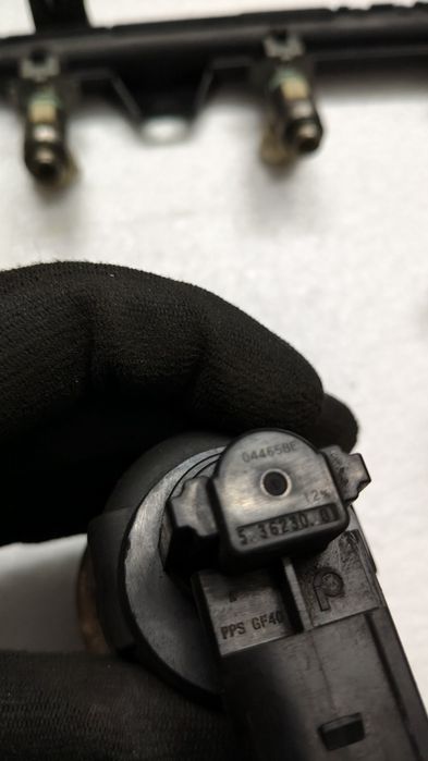 Rampă injectoare completa / clapeta accelerație / egr 1.4 1.6 BCA BBY Golf 5