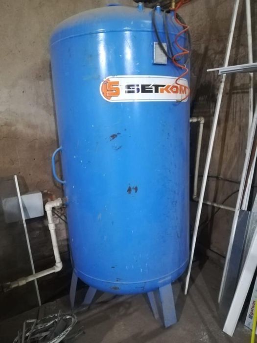 Воздушный компрессор с накопителем 1 тонна