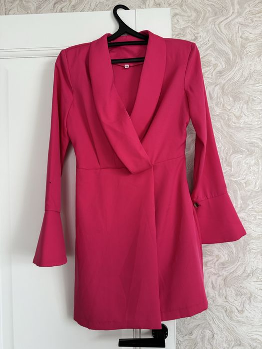 Продам платья нарядные