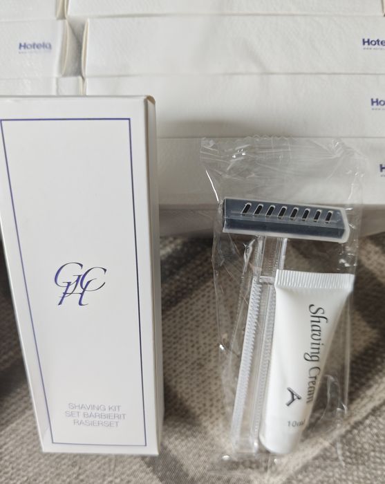Set 30 buc. Kit Bărbierit Hotelier | Aparat de ras + Cremă 10ml | Bax Sigilat