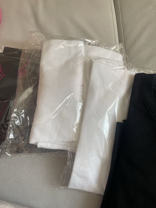 Футболки черные белые