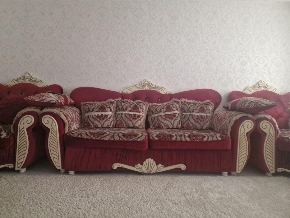 Продается диван с креслами