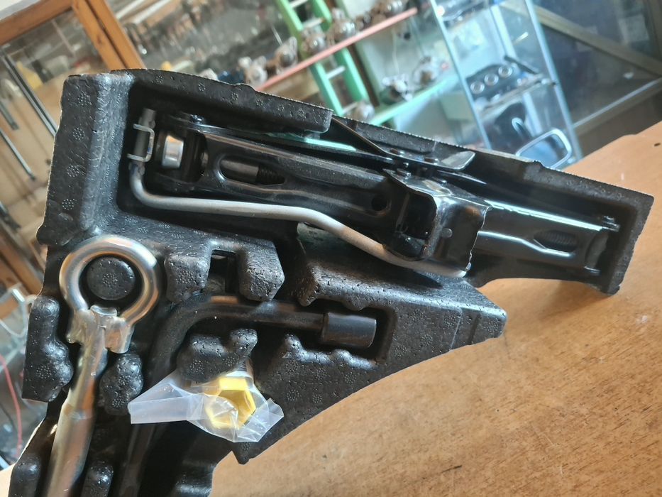 Cric Peugeot 2008 Citroen C4 DS Cactus  C5 2016-