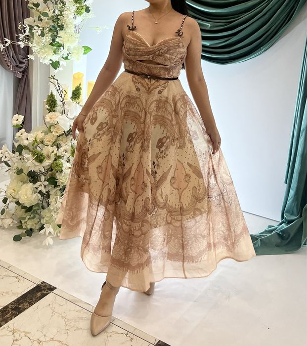 Продам платье в отличном состоянии