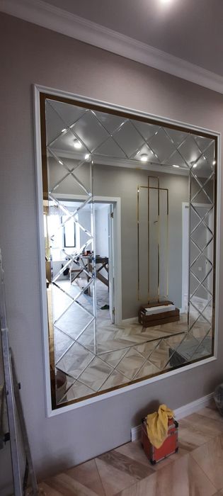 Поклейка обоев,покраска стен.