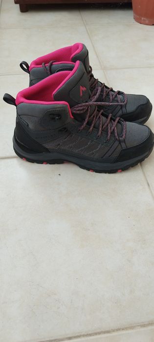 Туристически обувки